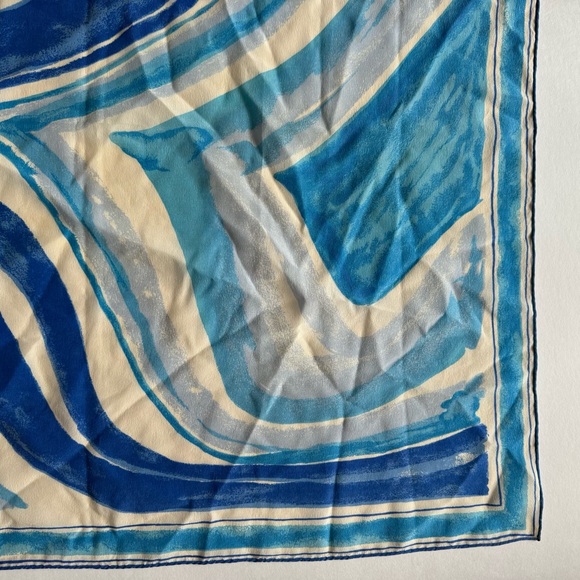 Vera Neumann Vintage Blue and White Abstract Pattern Square Scarf - Picture 4 of 6